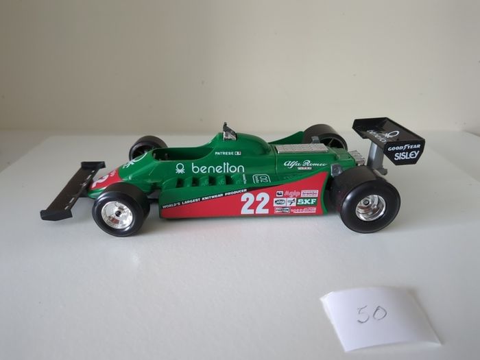 Vintage Bburago 1:24 Alfa Romeo 184T F1 - Riccardo Patrese #22 (Made in Italy)