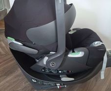 Cybex Cloud T i-Size /  Base T 360 degree Rotating ISOFIX Base and Pushchair Adaptors