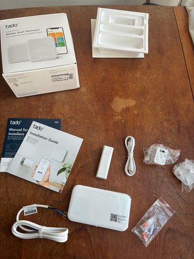 Tado Programmer & Hot Water Control and Internet Bridge (Smart Thermostat Starter Kit V3+)