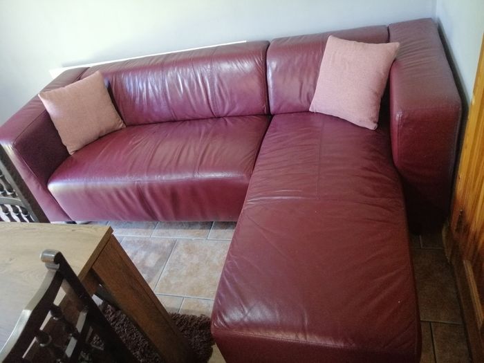 FREE Leather Corner sofa