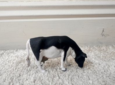 Britains Farm Series 1984 Holstein Cow Approx. 4 cm. Used Please see photos