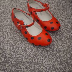 Girls shoes