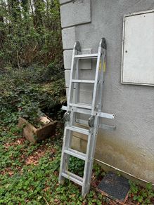 Aluminium folding ladder