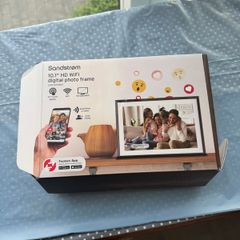 Digital photo frame