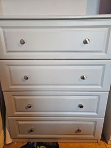 Chest of drawers