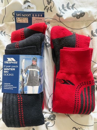 Ski Clothing (Jacket, Gloves, Socks,Snood/Grips)