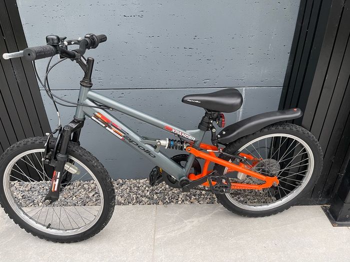 APOLLO XPANDER Junior Mountain Bike     20 inch Wheels     As New Condition