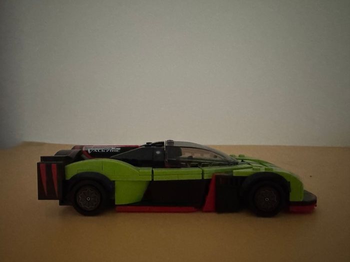 Lego Speed Champions 76910 Aston Martin Valkyrie AMR Pro and Aston Martin Vantage GT3 (Built)