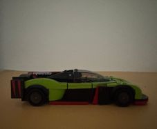 Lego Speed Champions 76910 Aston Martin Valkyrie AMR Pro and Aston Martin Vantage GT3 (Built)