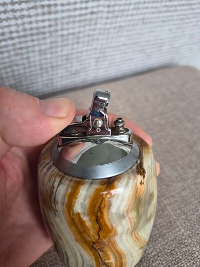 Vintage Ronson Marble table lighter