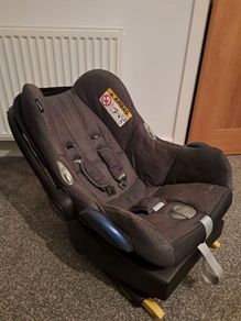 Maxi-Cosi CabrioFix Baby Car Seat + Base