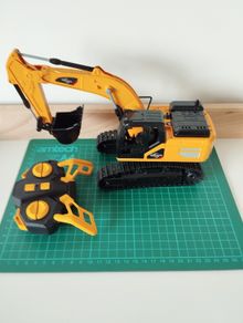 Remote Control Excavator like new