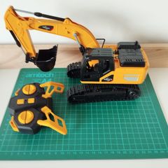 Remote Control Excavator like new