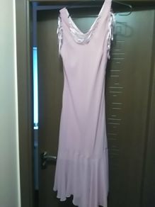 lady pink dress