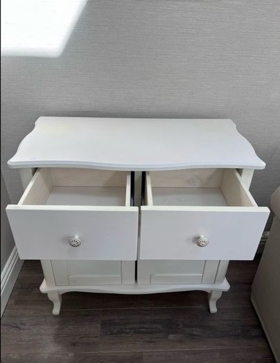 Storage unit with drawers