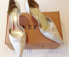 Nexr Wedding Shies: Size 4.5