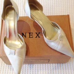 Nexr Wedding Shies: Size 4.5
