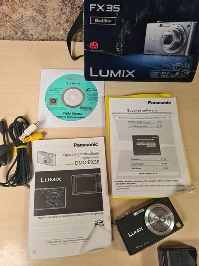 PANASONIC LUMIX FX35 digital camera 10.1MP megapixels boxed with battery charger memory card and case