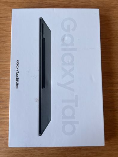 Samsung Tab S8 Ultra + Case and Keyboard