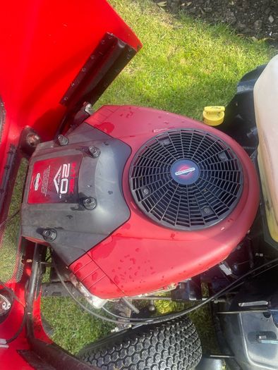 Ride on lawnmower