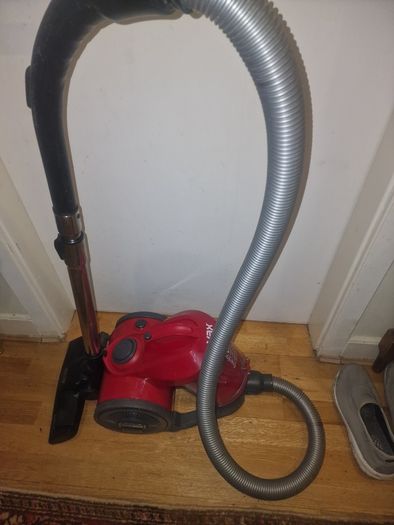 Vacuum cleaner VAX