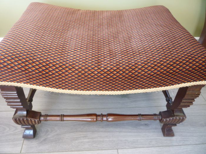 Edwardian William And Mary mahogany Stool. Genuine Antique Edwardian. Excellent condition. Solid & weighty.