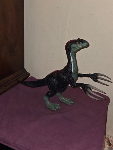 Jurassic World Dominion Sound Slashin' Therizinosaurus - Fully working