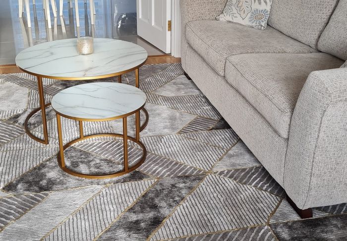 Set of 2 marble-effect gold nesting coffee tables  good condition