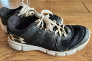 Under Armour boys trainers size 5UK