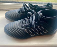 Black predator uk 1 Astro boots