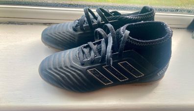 Black predator uk 1 Astro boots
