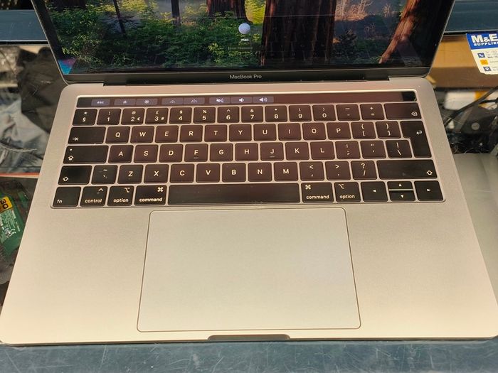 Touch Bar Apple MacBook Pro 13.3" i5 1.4Ghz 8GB RAM , 256GB SSD, A2159, 2019 Space Grey (Battery Cycle: 165)