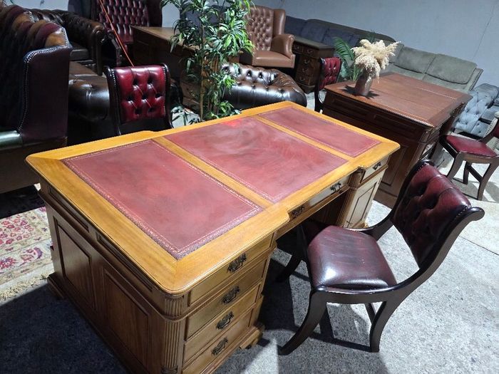 large partners dek+ chesterfield chair