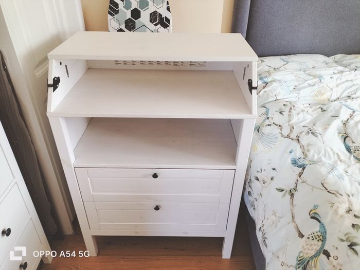 Baby changing table