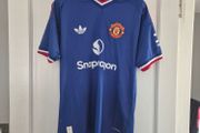 Man u jersey away 26/27