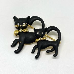Vintage cat brooch