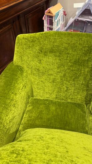 2-seater green velvet sofa