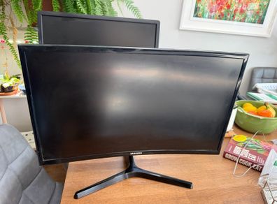 25" curved monitor, excellent condition