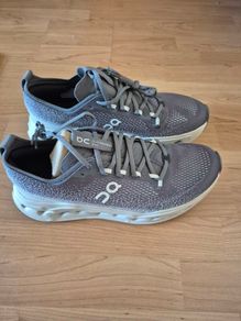 ON Mens Max Cloudsurfer Running Shoes