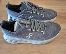 ON Mens Max Cloudsurfer Running Shoes