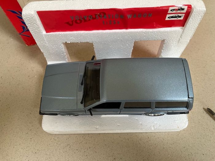 Volvo 760 GL Station Wagon 1/25 Polistil