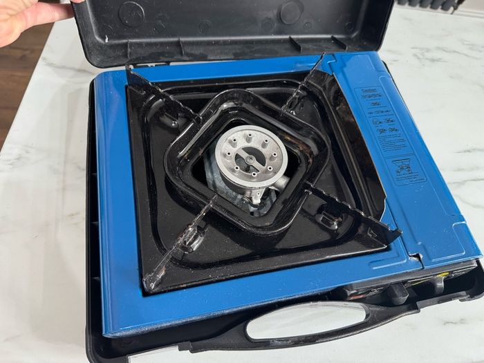 Single-burner camping gas stove