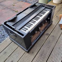 portable pump organ harmonium