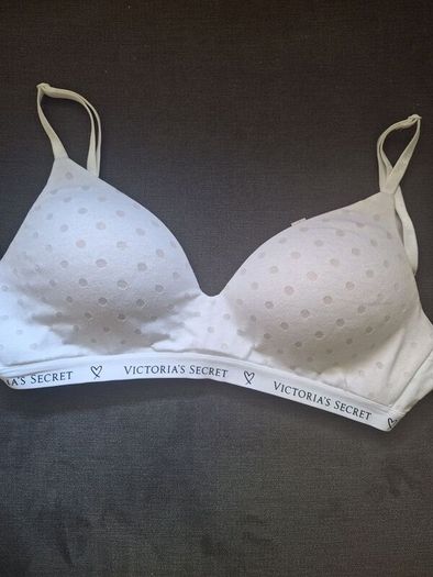 Victoria Secret Bras (6) .. 8.00 euro each or all 6 for 35.00 euro
