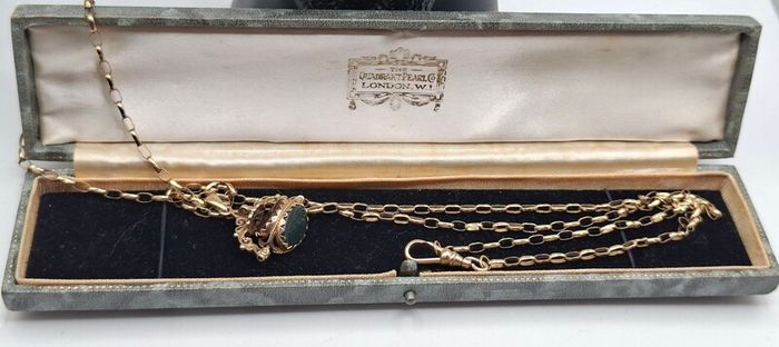 9ct yellow gold spinning fob necklace