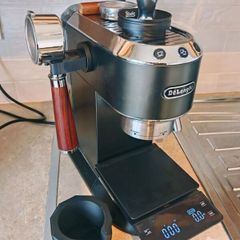 Delonghi Dedica e685 espresso machine with botomless portafilter