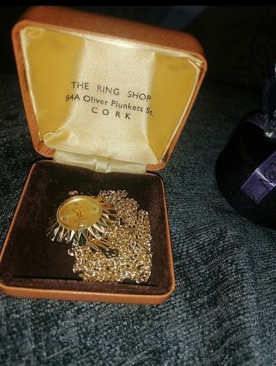 Vintage. 1979 lady's pocket watch gold plated