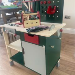Parkside wooden tool bench