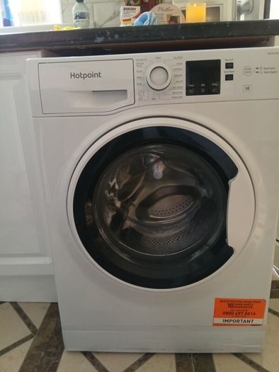 Hot point9kg washing machine not a mark absolutely immaculate condition.
