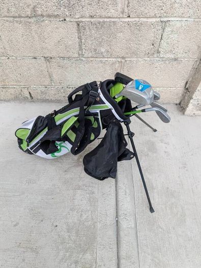Junior golf clubs suit 8 and under